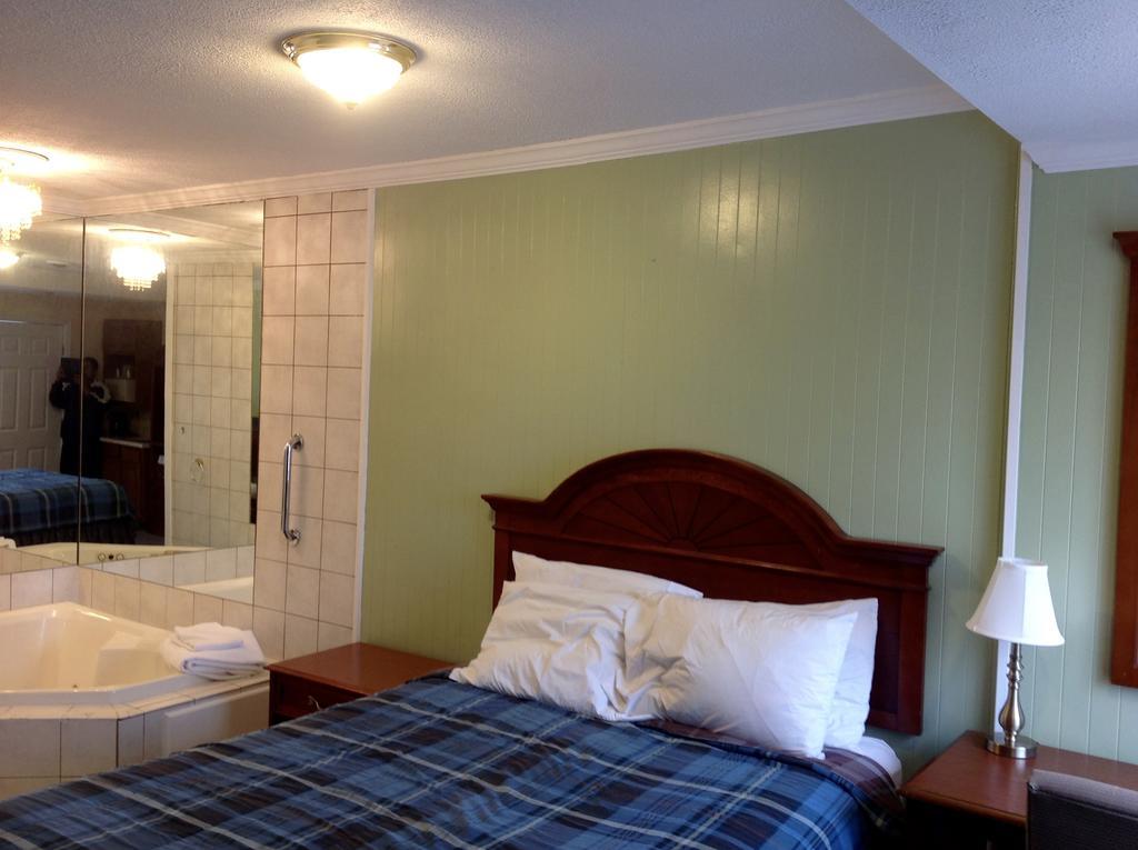 Relax Inn Webster Exterior foto
